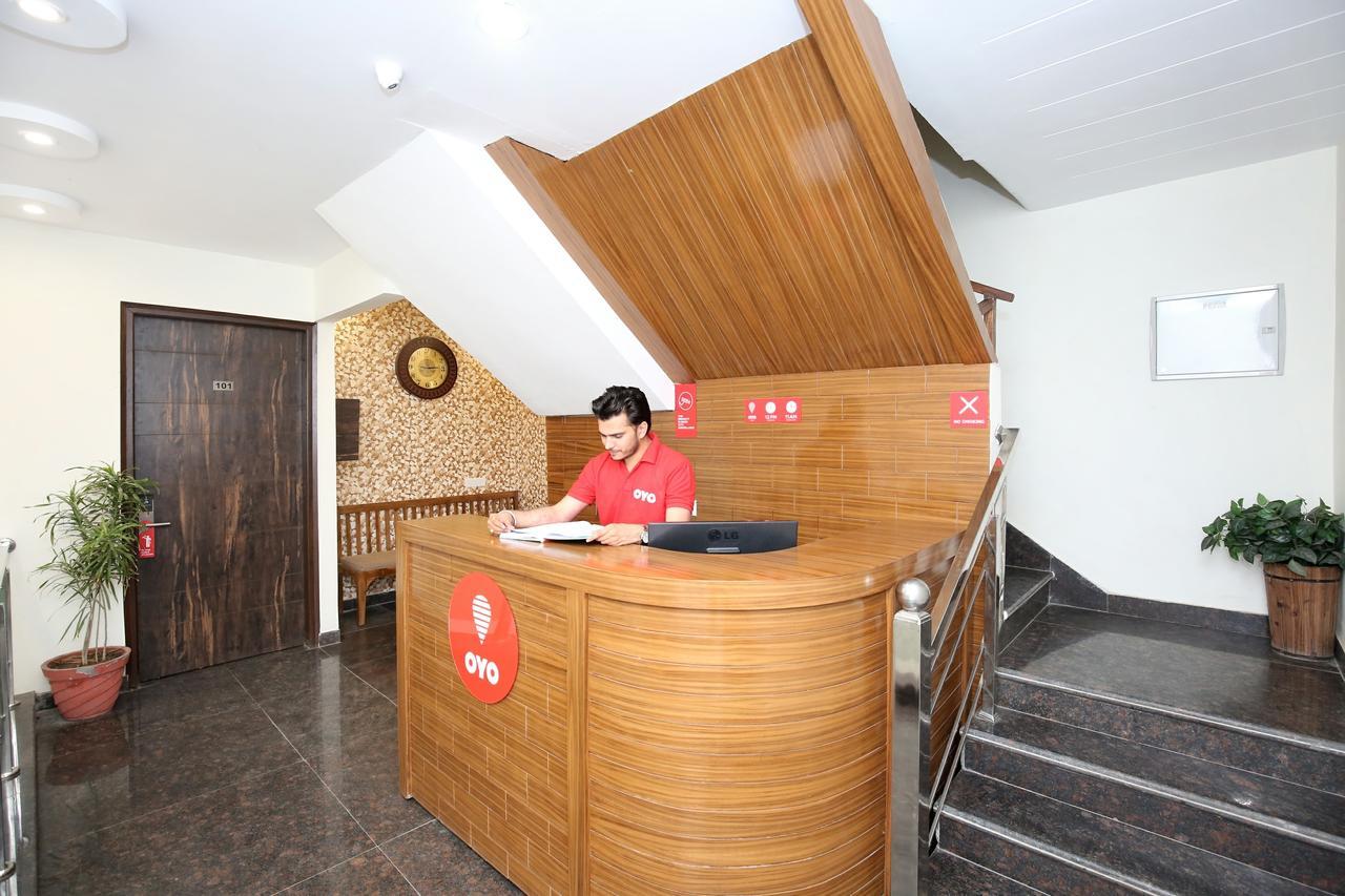 Oyo 13373 Hotel Royal Star Panchkula Eksteriør billede